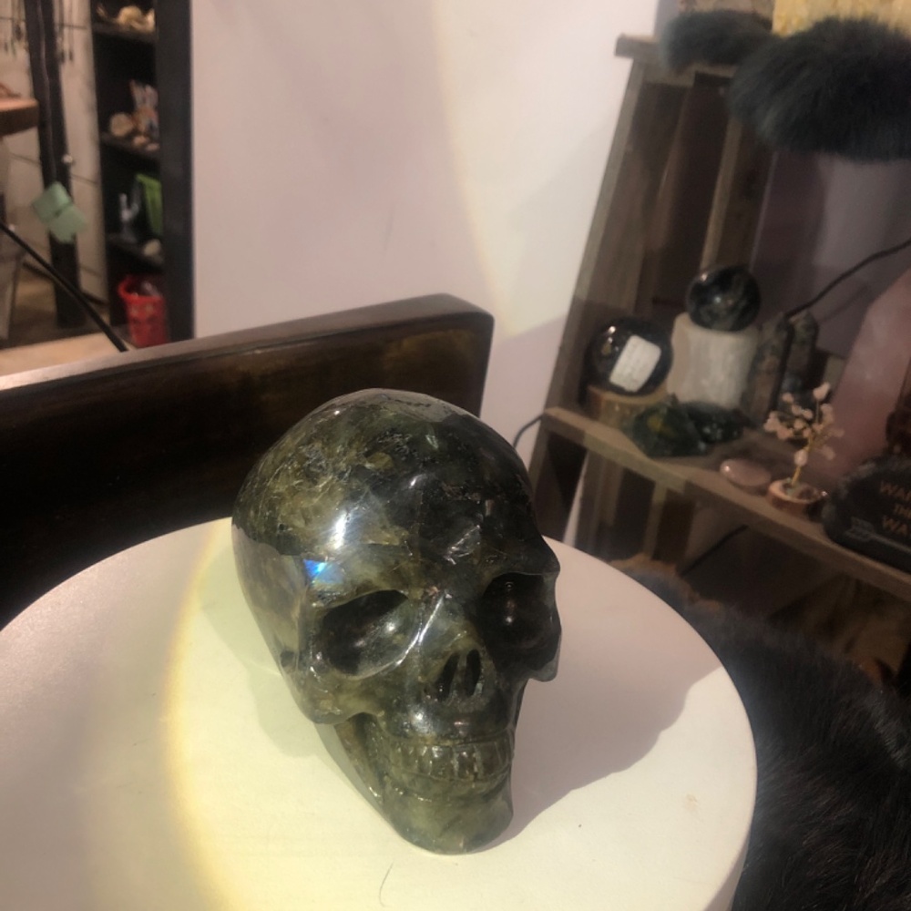 LABRADORITE SKULL - Picture 3 of 8